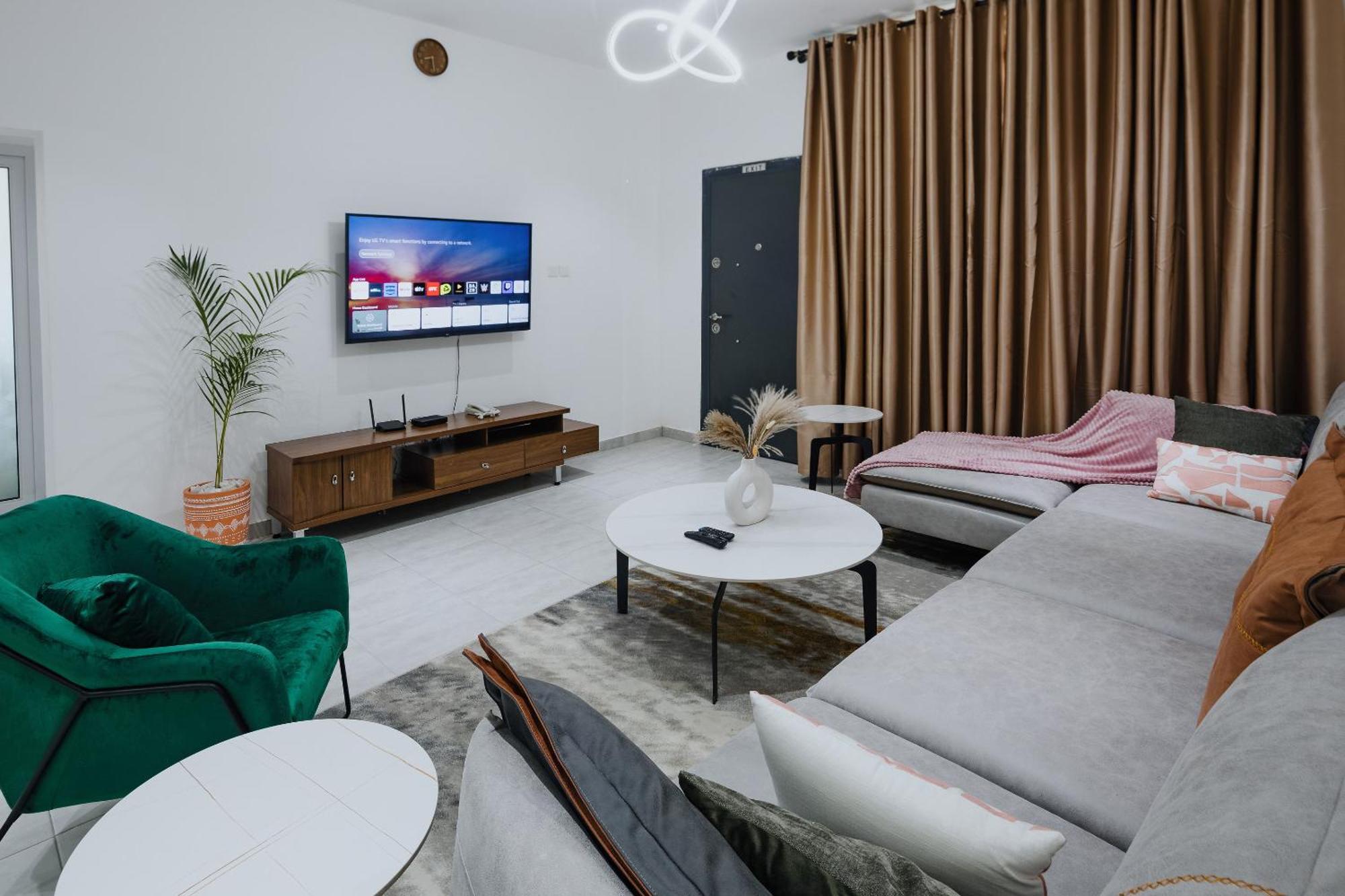 The Avery Apartments At Odomaa Place, East Airport Accra Bagian luar foto